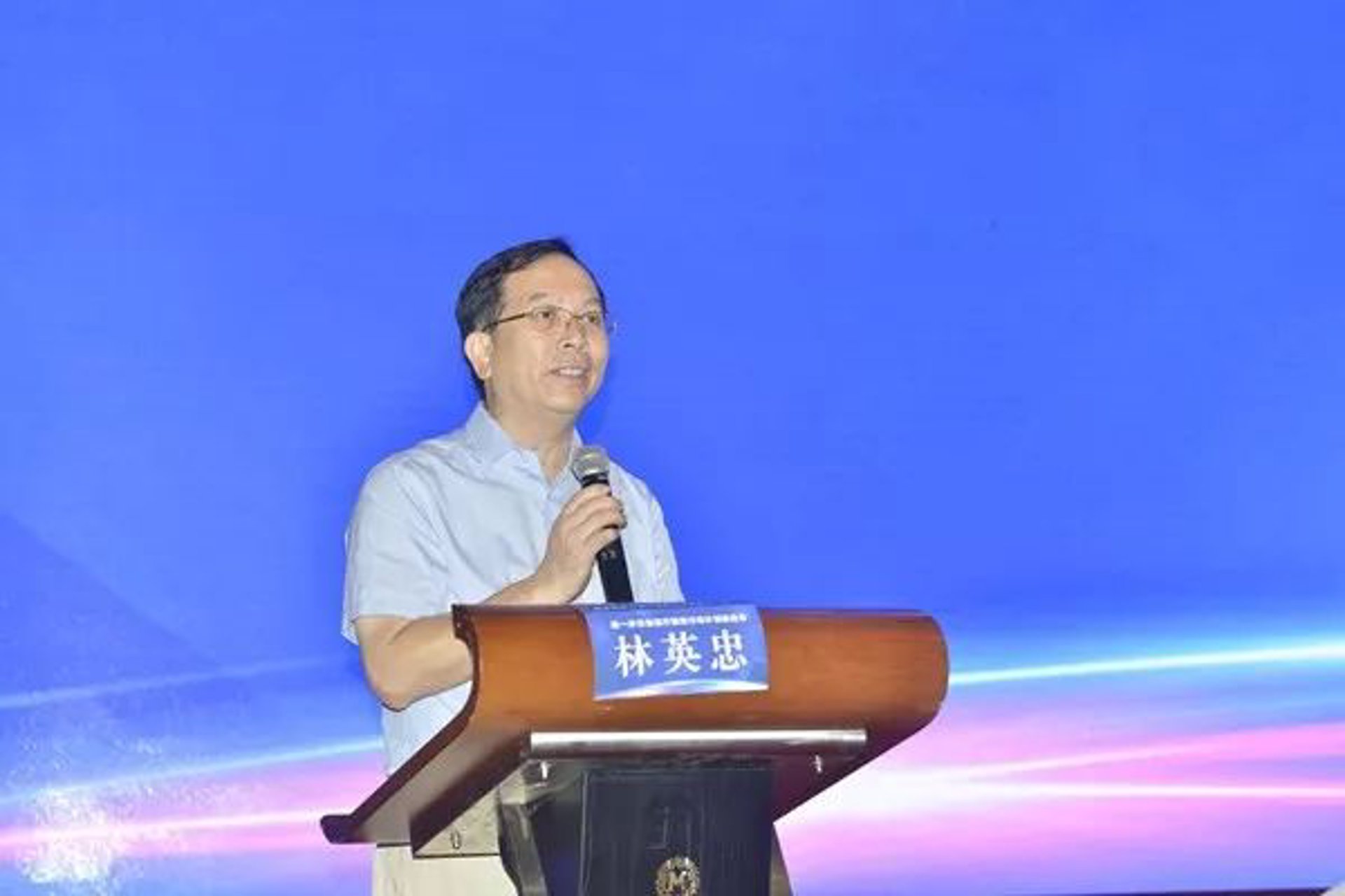 英惠仑装饰